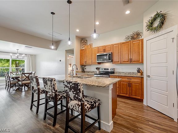 4th image of 3837 Hyde Park Dr