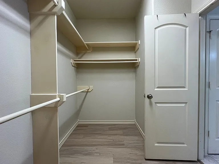14813 Leeward Dr #404 — Photo 37