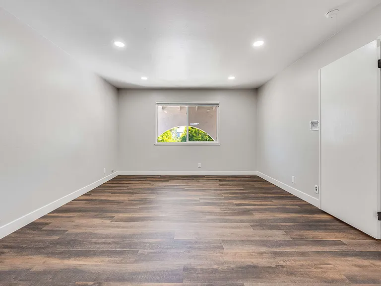 3147 Shriver Dr — Photo 17