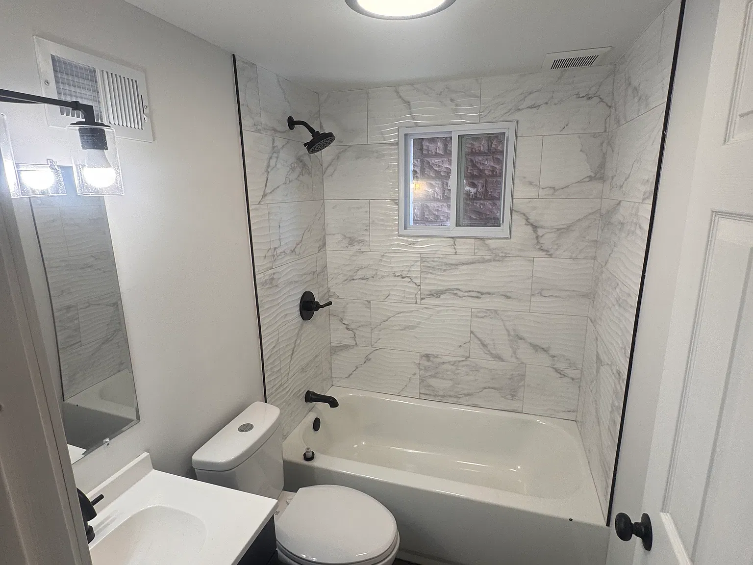 2 bed, 720 sqft, $1,300 — Photo 2