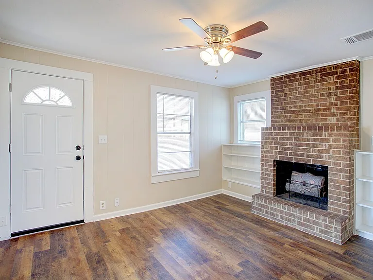 1308 Joslin St — Photo 5