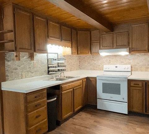 4th image of 499 Ookpik Way