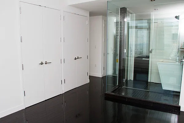Rented by NOVO | media 12