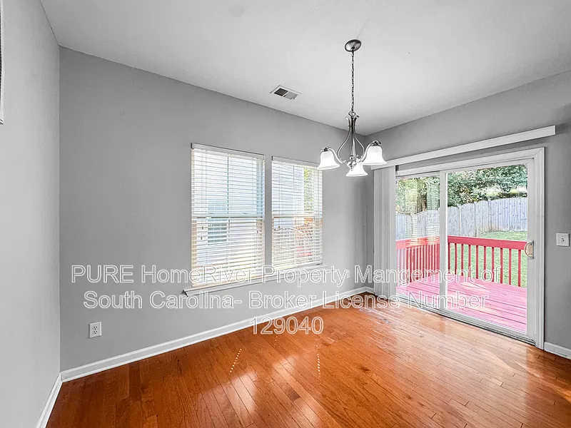 3 bed, 2.5 bath, 2568 sqft, $2,275 — Photo 4