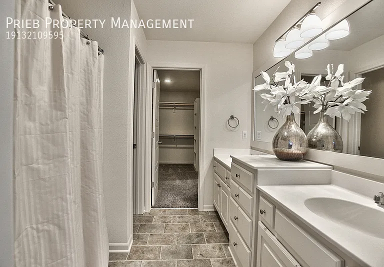21569 W 126th Ter #26 — Photo 11