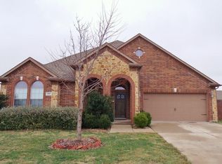 204 Lacy Oak Ln, Waxahachie, TX 75165
