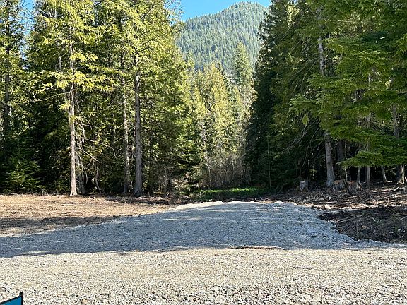 3rd image of 1127 State Highway 200