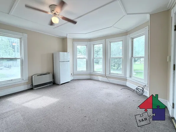 8 North St, 8 North St APT 3, Barre, VT 05641