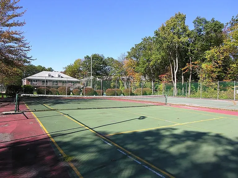 25 Farrwood Ave #4 — Photo 17