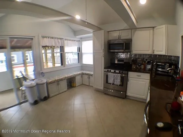 82 Hennessey St — Photo 2