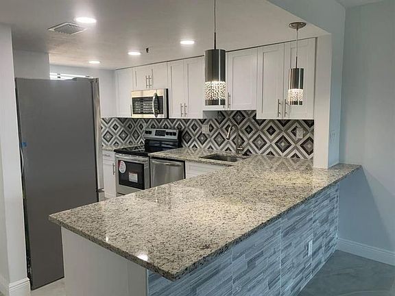 3rd image of 2788 Tennis Club Dr APT 302