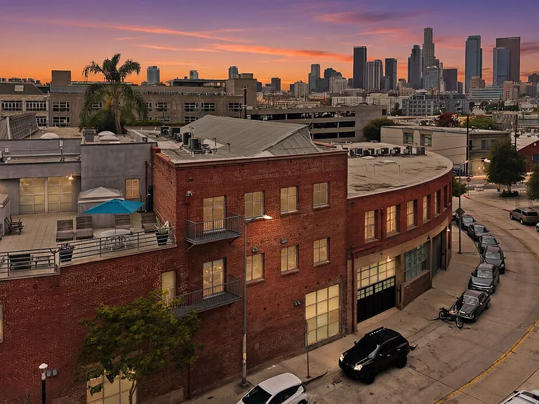 500 Molino St #315 — Photo 9