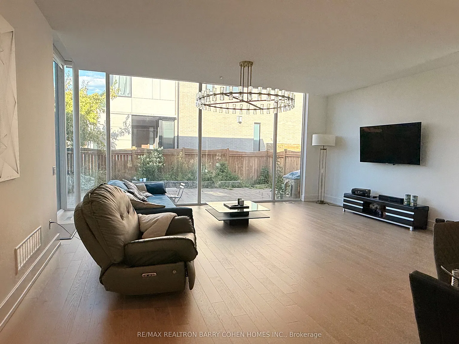 5 bed, $15,000 — Photo 3