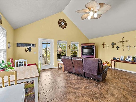 3rd image of 4180 1st Ave