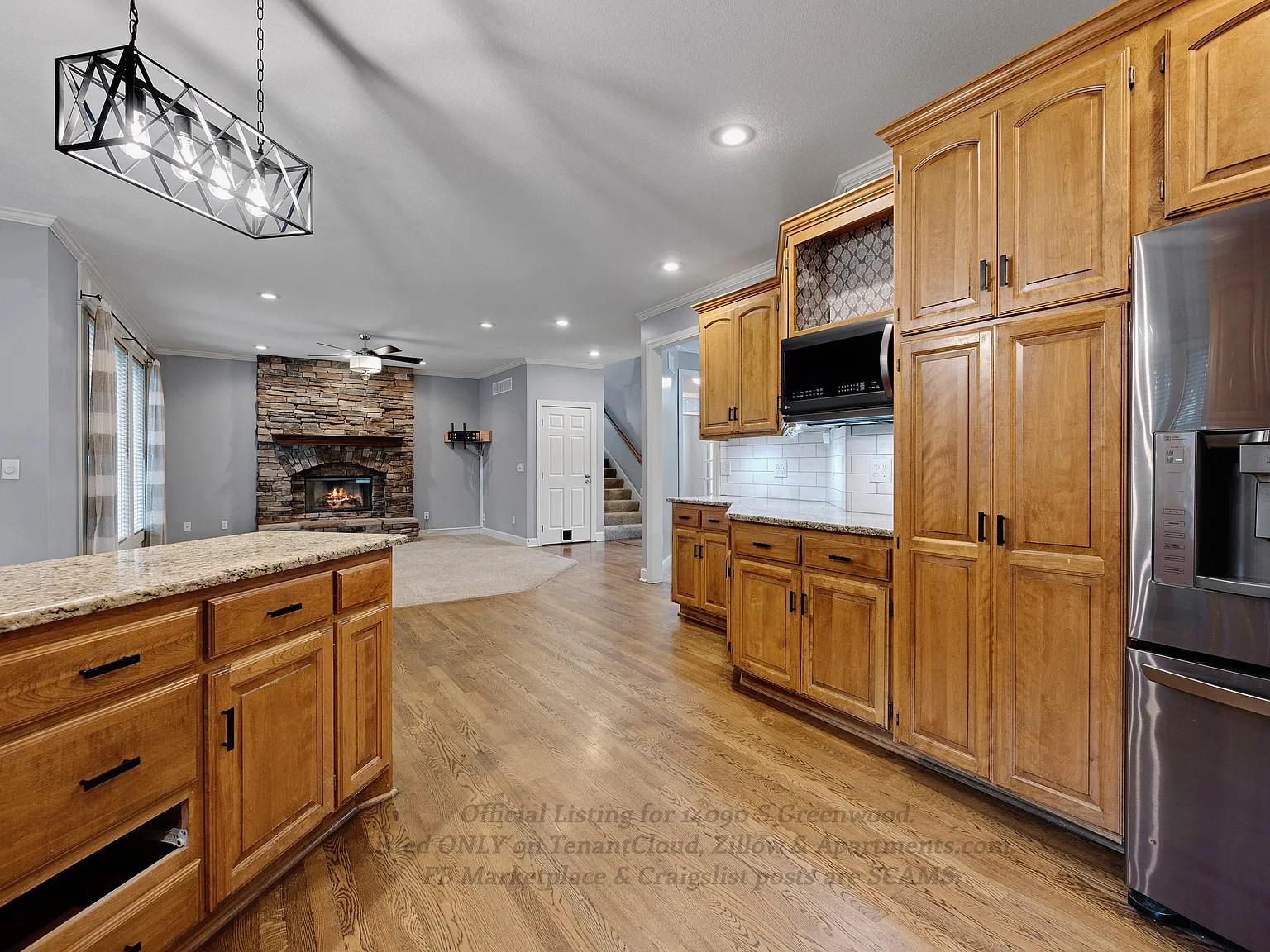 4 bed, 3.5 bath, 2500 sqft, $3,200 — Photo 4