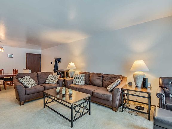 3rd image of 625 Westridge Dr APT 10