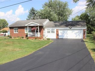 189 Oak Park Ln, New Castle, PA 16101