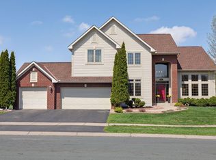 6631 Urbandale Ln N, Maple Grove, MN 55311