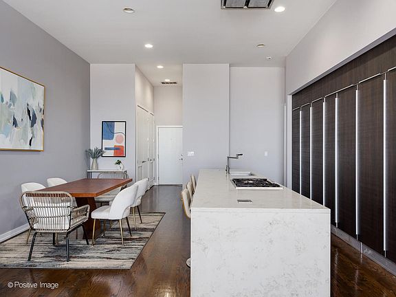 4th image of 1809 W Chicago Ave #4W