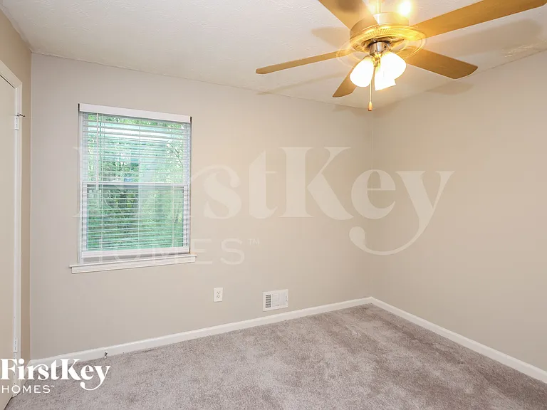 3800 Charlotte Dr — Photo 11