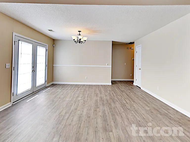 1310 May Oak Cir — Photo 3