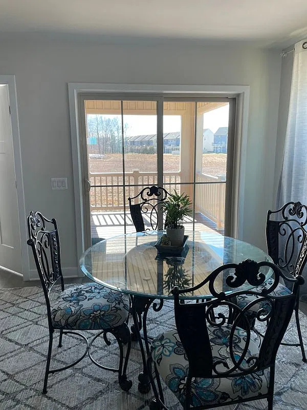1 bed, 1.5 bath, 850 sqft, $1,600 — Photo 3