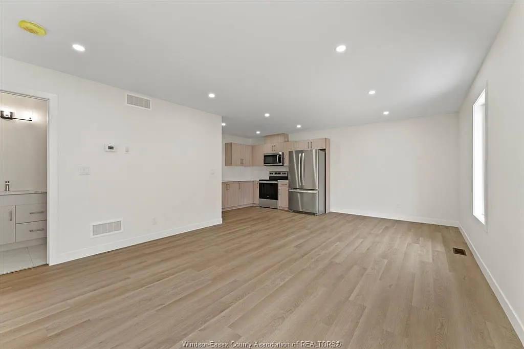 2 bed, $2,350 — Photo 4