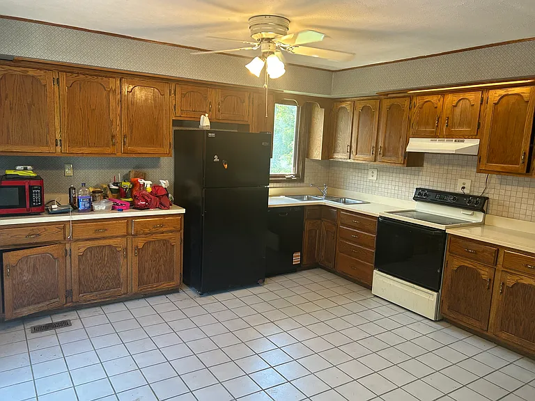 5704 Old Heady Rd — Photo 5