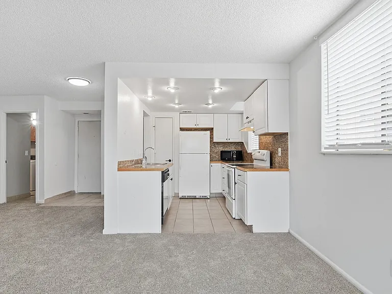 12450 E Cornell Ave #103 — Photo 8
