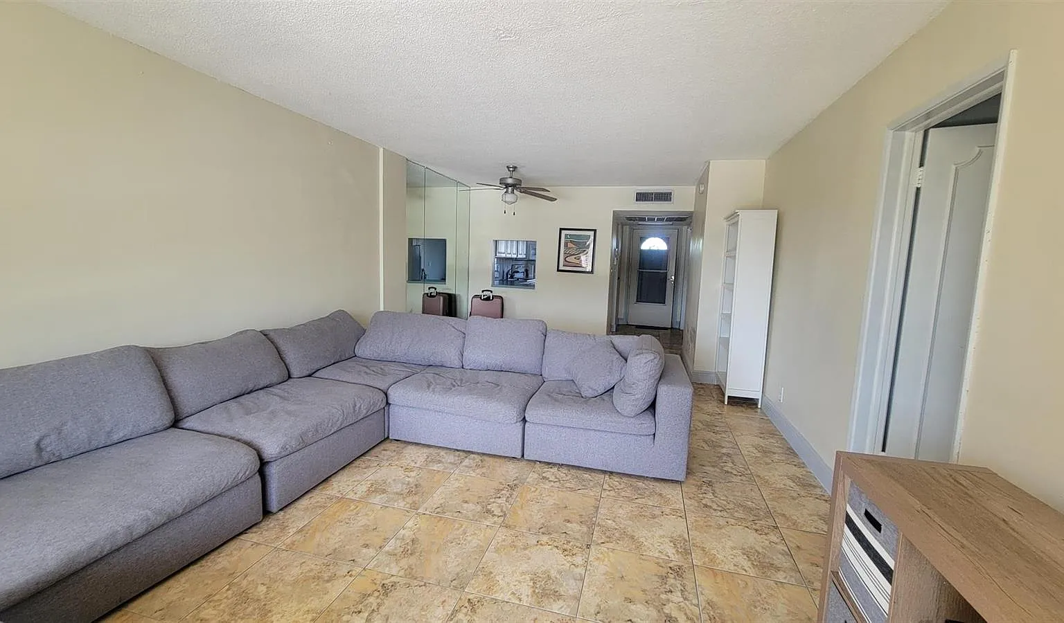 2 bed, 2.0 bath, 984 sqft, $1,900 — Photo 4