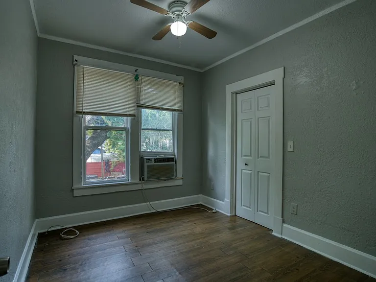 1140 Newton Ave S #C — Photo 6