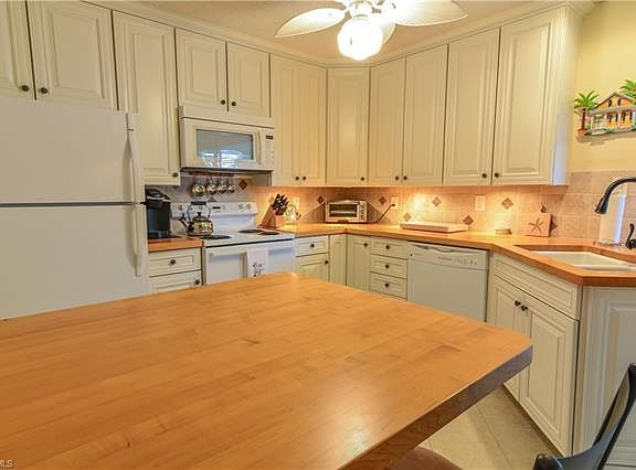 3rd image of 7400 College Pkwy APT 10C