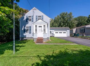 5 Parkway Dr, Baldwinsville, NY 13027