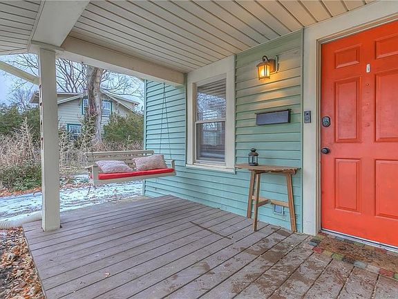 3rd image of 7717 Summit St