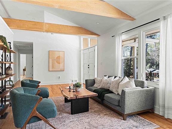 3rd image of 2576 River Oak Dr