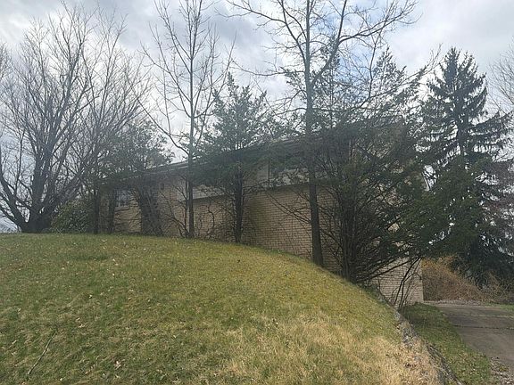4th image of 546 Greenleaf Dr