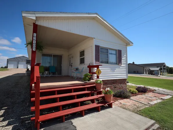 12109 Shore Dr, Republican City, NE 68971