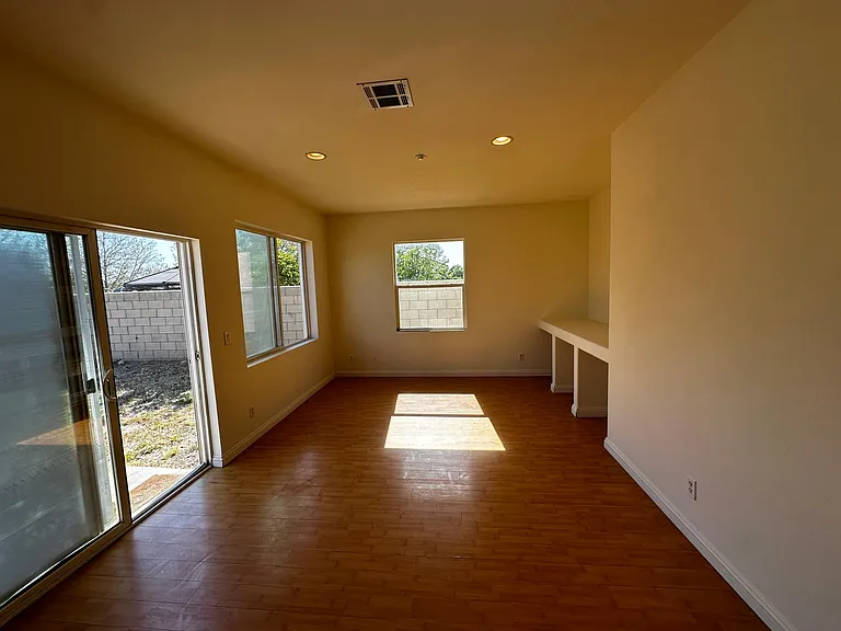 15841 Dianthus St — Photo 9