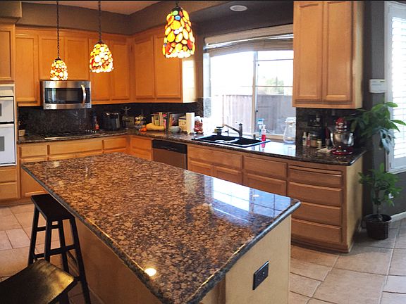 4th image of 1675 Valley Oaks Dr