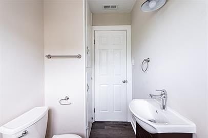 3rd image of 104 E Madison St #4