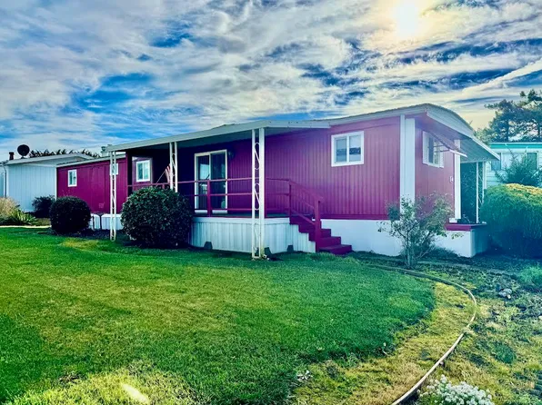 1614 Imperial Way, Fortuna, CA 95540