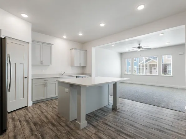 Porter Ranch Townhomes