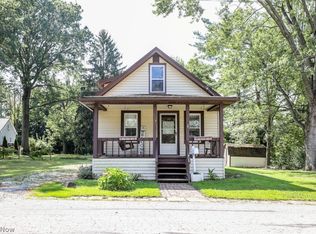 504 E Maple Ln, Ravenna, OH 44266