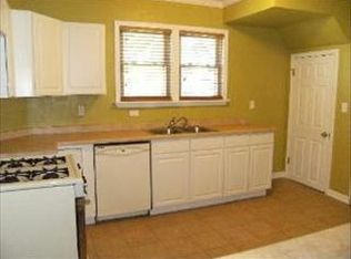 1325 Wheeler St, Woodstock, IL 60098