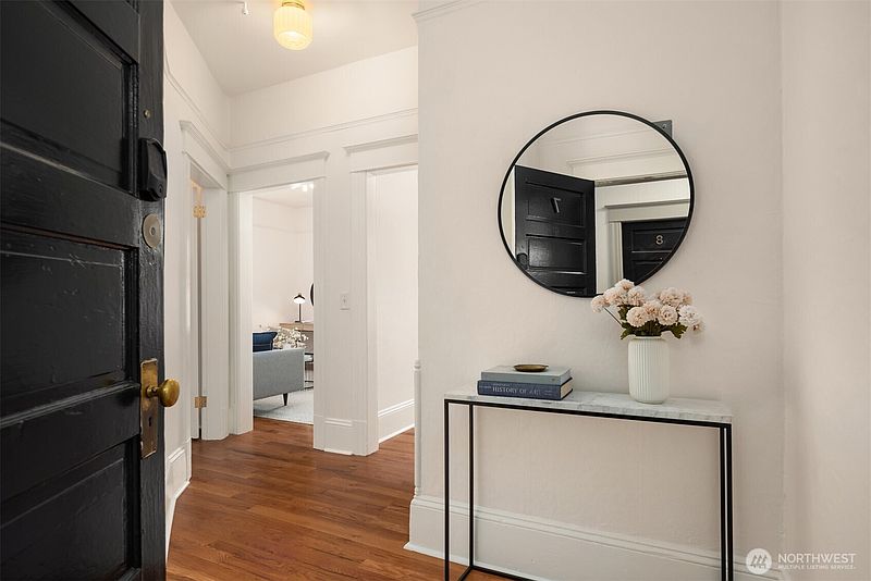 4th image of 1726 15th Avenue #7