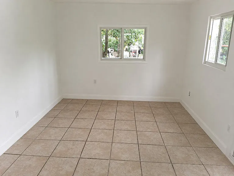 1837 Gardenia Rd — Photo 9