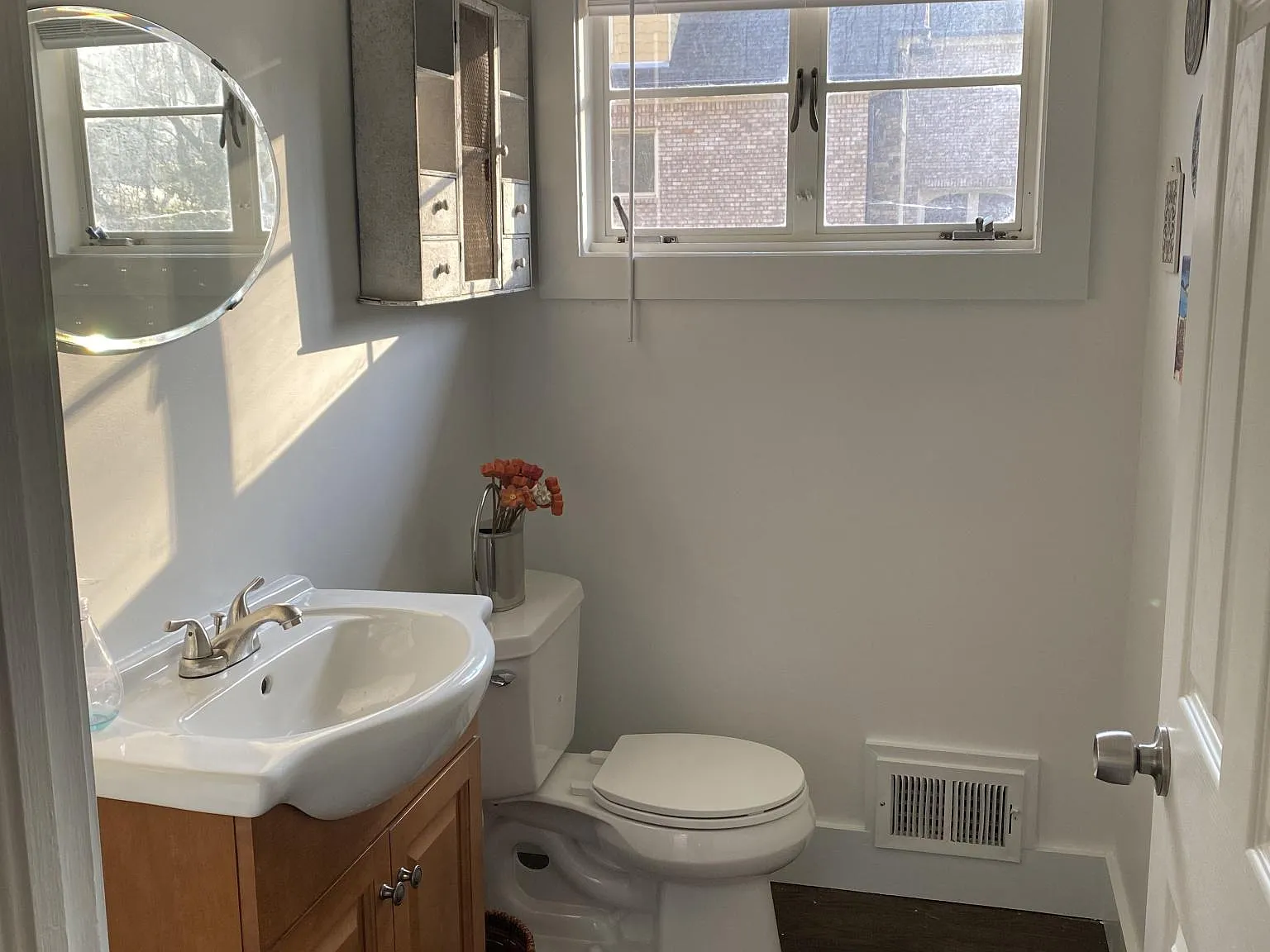 3 bed, 2.5 bath, 2300 sqft, $3,850 — Photo 4