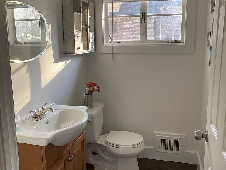 4975 Lake Forrest Dr — Photo 4