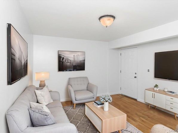 10 E Mineola Ave APT 1