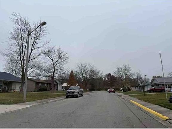 Exterior Neighborhood (street photo)